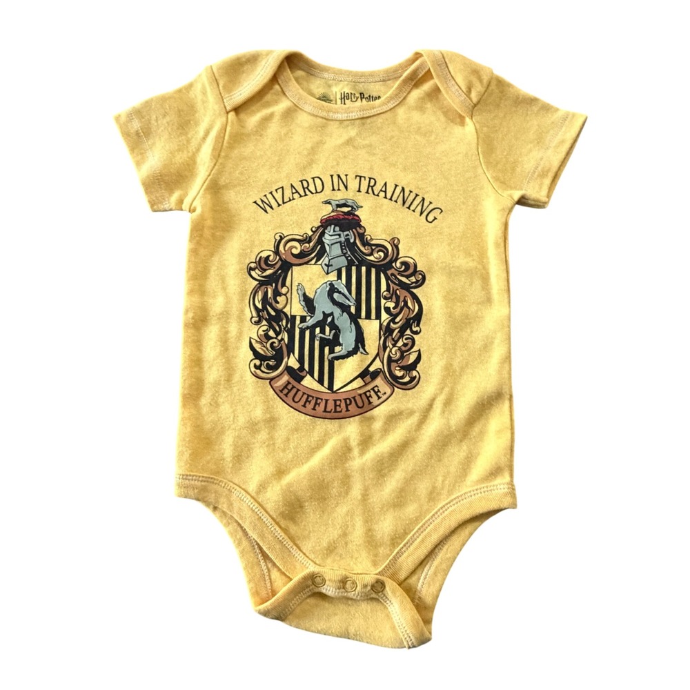 Harry Potter Hufflepuff Baby Onesie 12M Wizard in Training Bodysuit Yellow‎